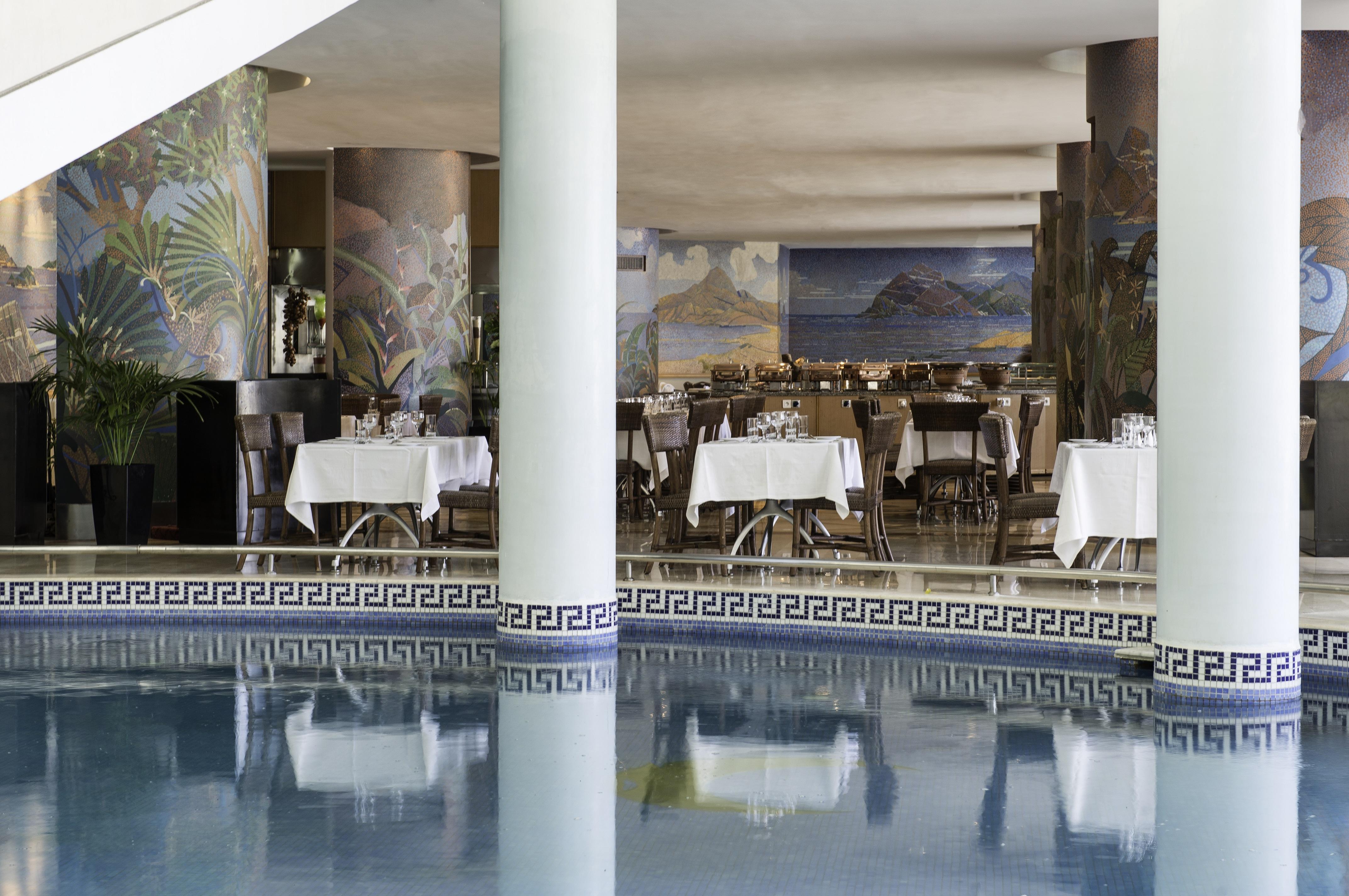 Moevenpick Hotel & Casino Malabata Tanger Exterior foto The pool at the hotel